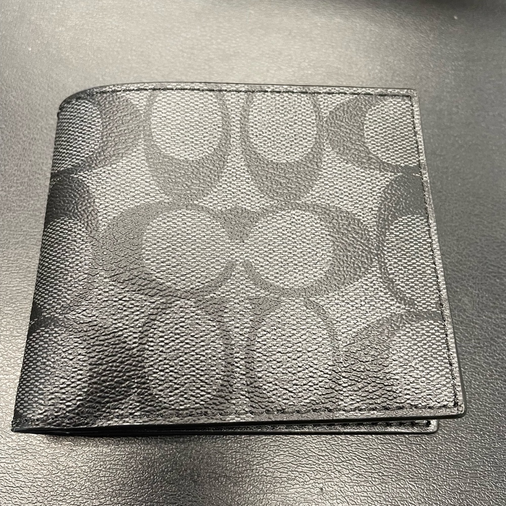 New Coach Wallet